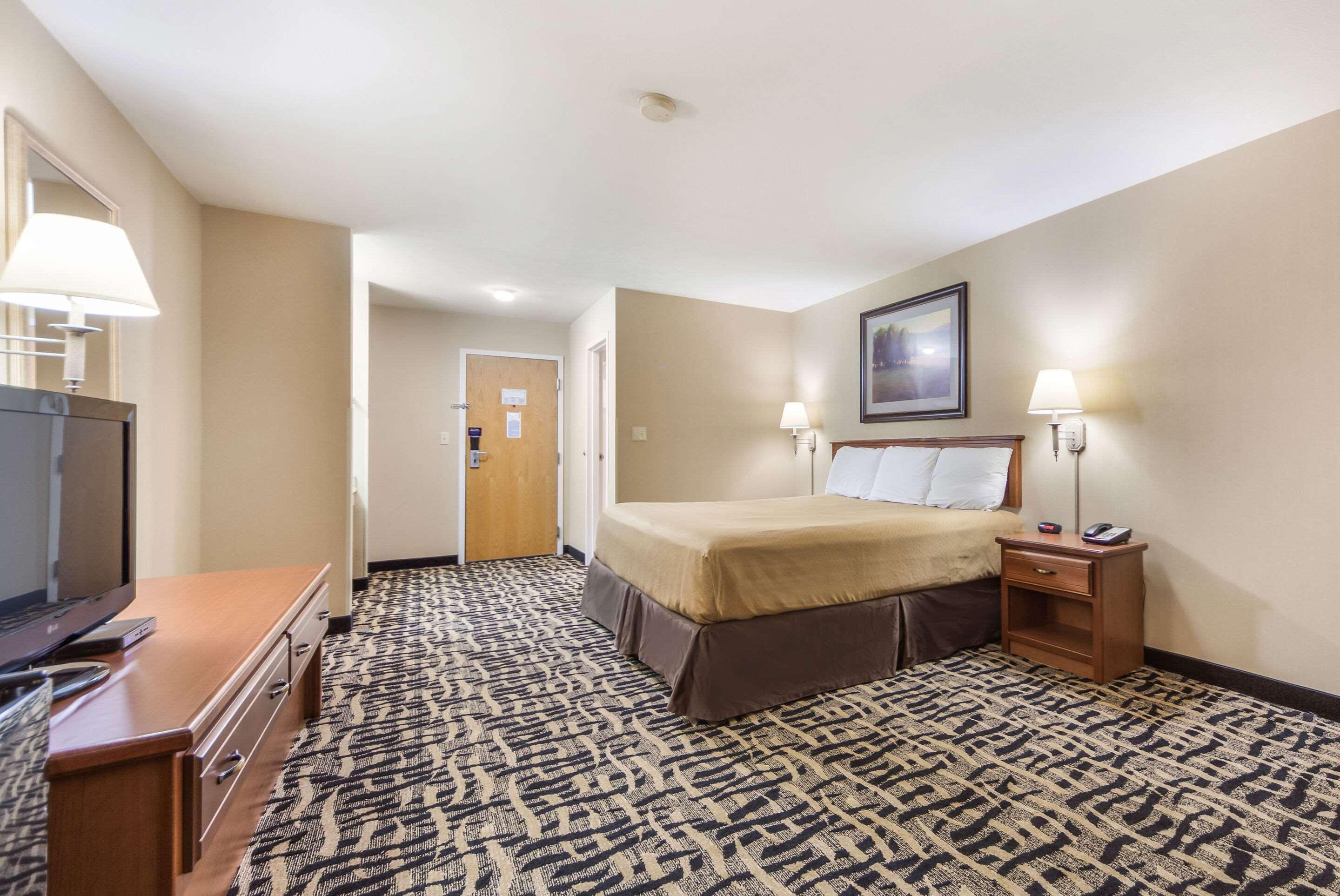 Super 8 By Wyndham Cozad Hotel Exterior foto