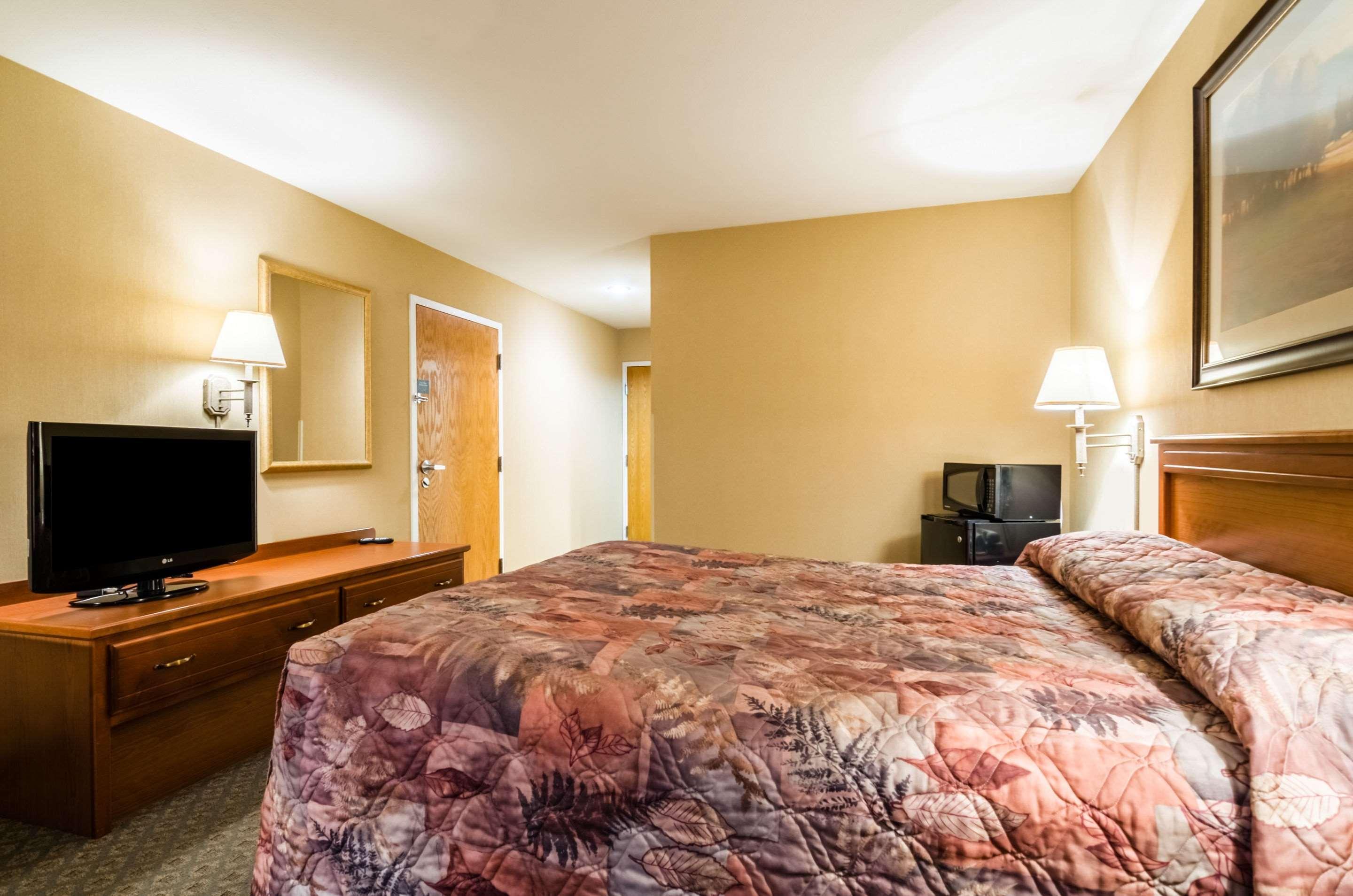 Super 8 By Wyndham Cozad Hotel Exterior foto