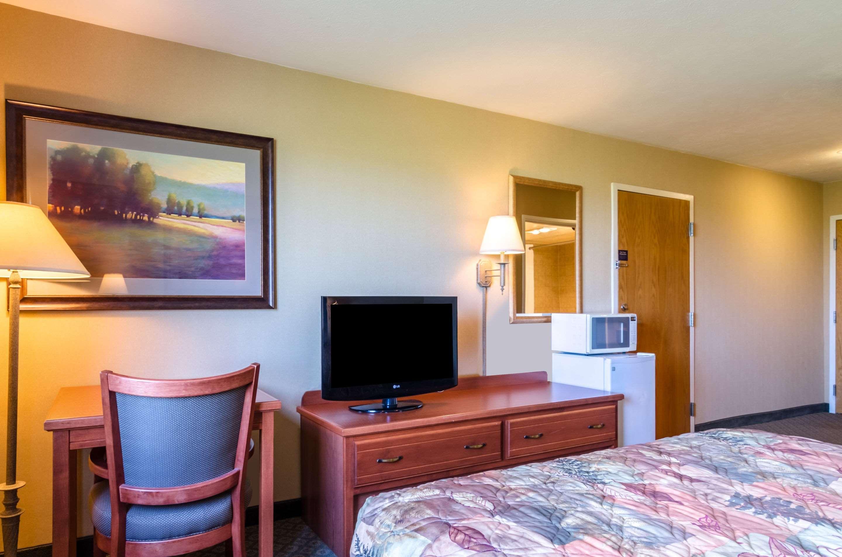 Super 8 By Wyndham Cozad Hotel Exterior foto